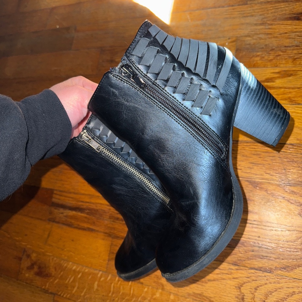 Heel boots 7.5